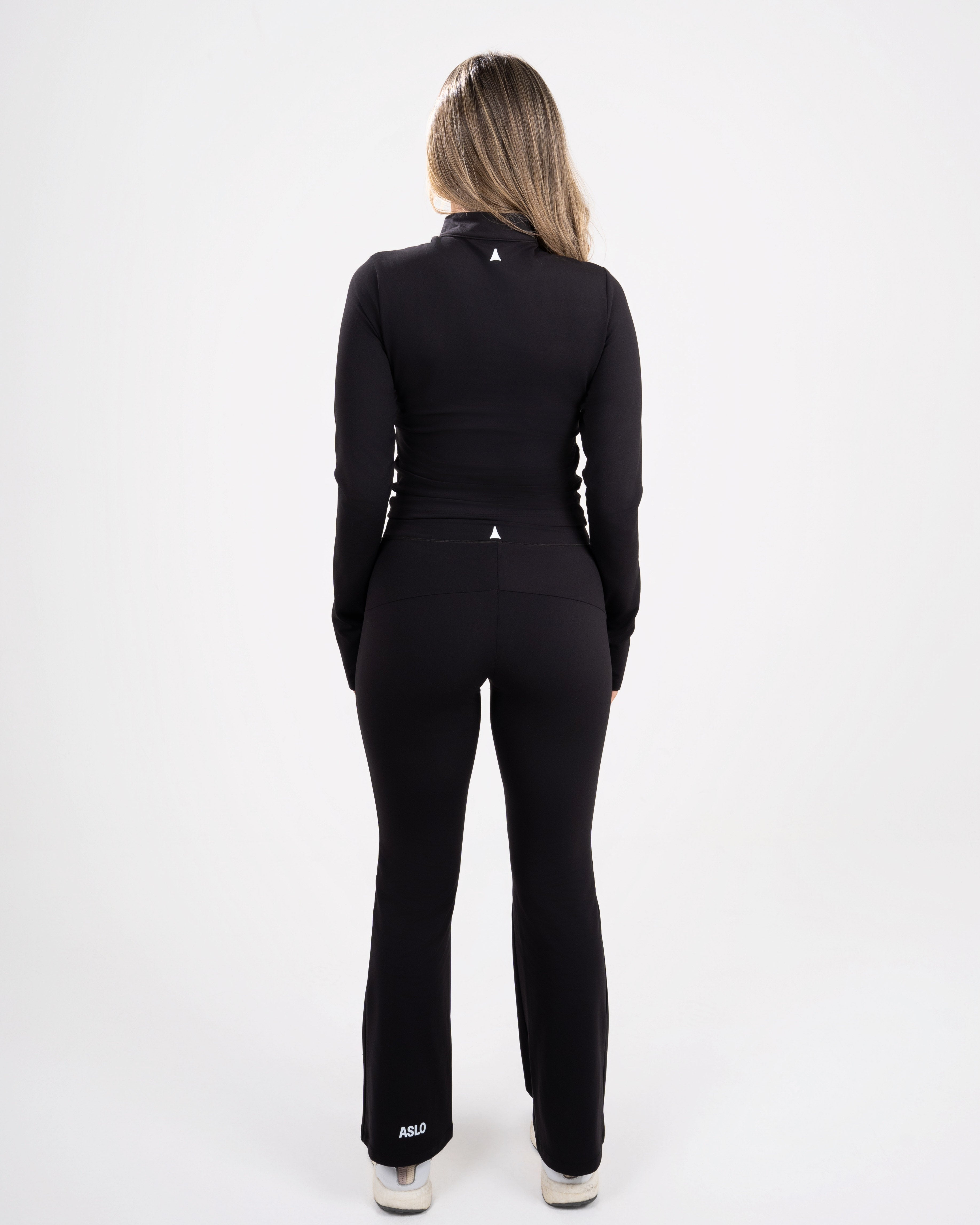 Essential zip-up