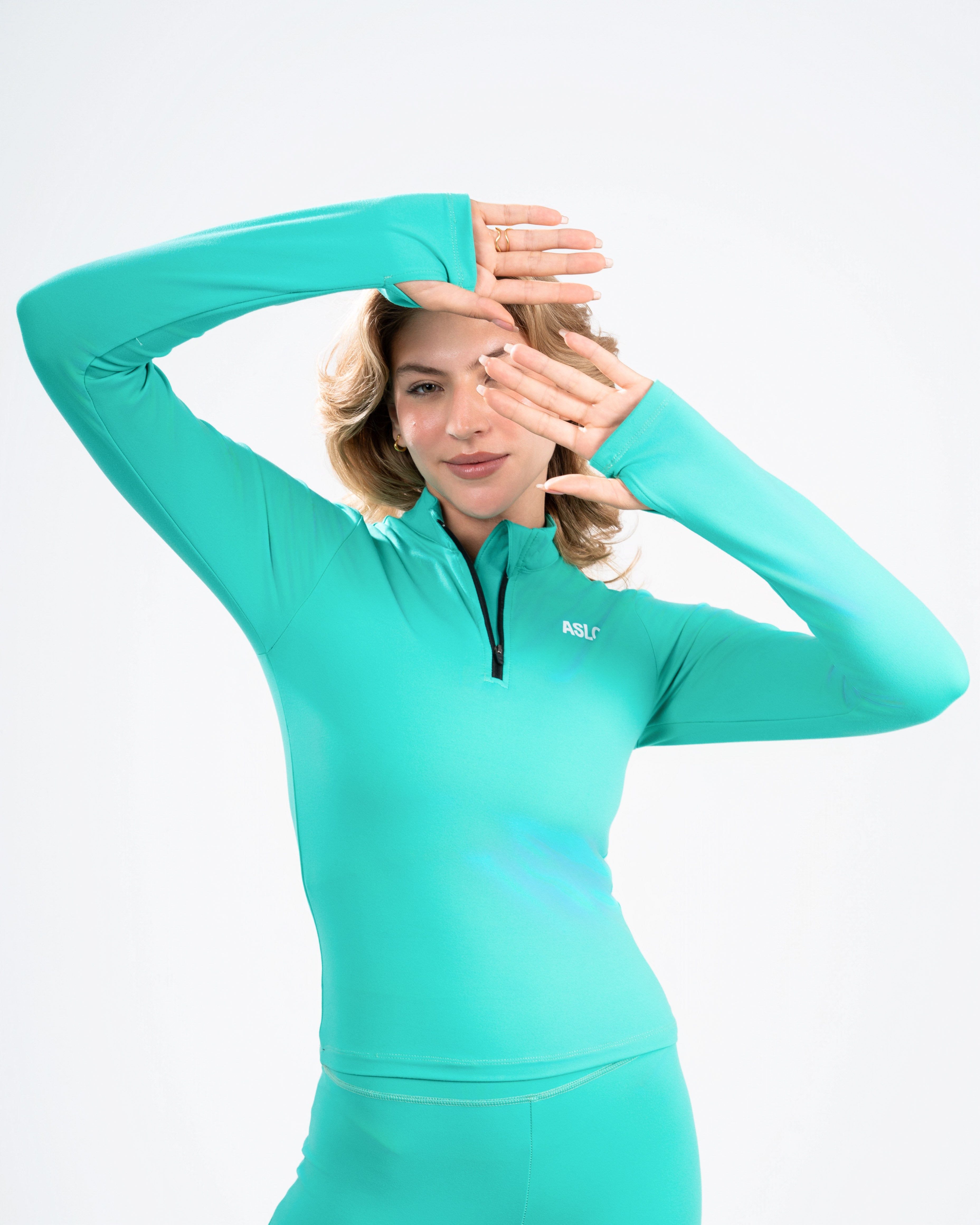 Essential zip-up
